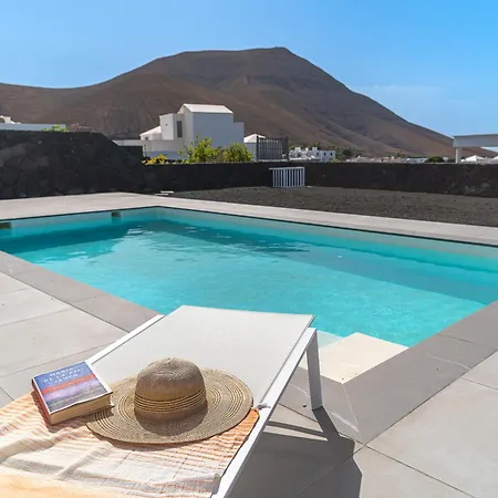 Vv Secretos De 2 By Hh - Private Pool Яйса